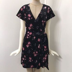 H&M velvet floral wrap dress - size 2